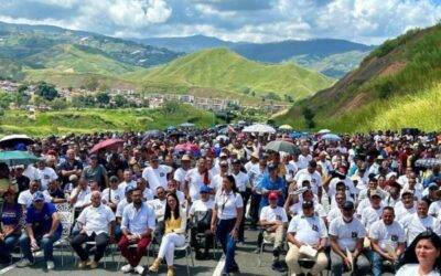 Autoridades venezolanas trabajan con la Banca en un plan de financiamiento para transportistas